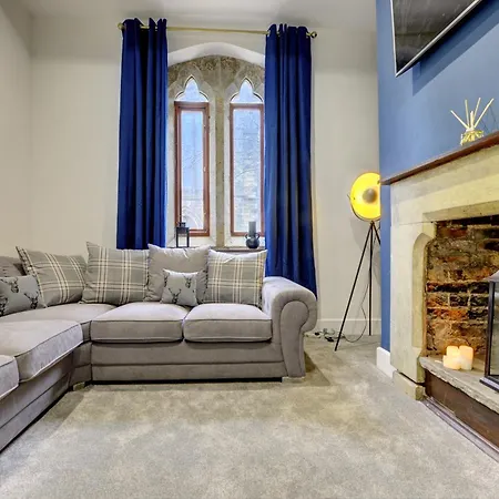 The Old Vicarage - Secure Parking, Fast Wifi, Garden