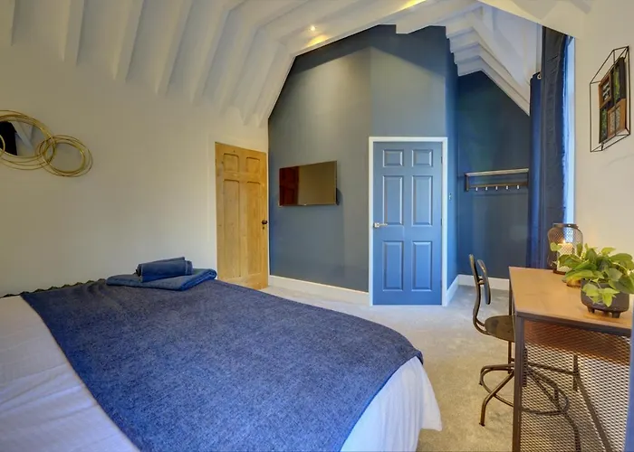 The Old Vicarage - Secure Parking, Fast Wifi, Garden * Leeds (West Yorkshire)