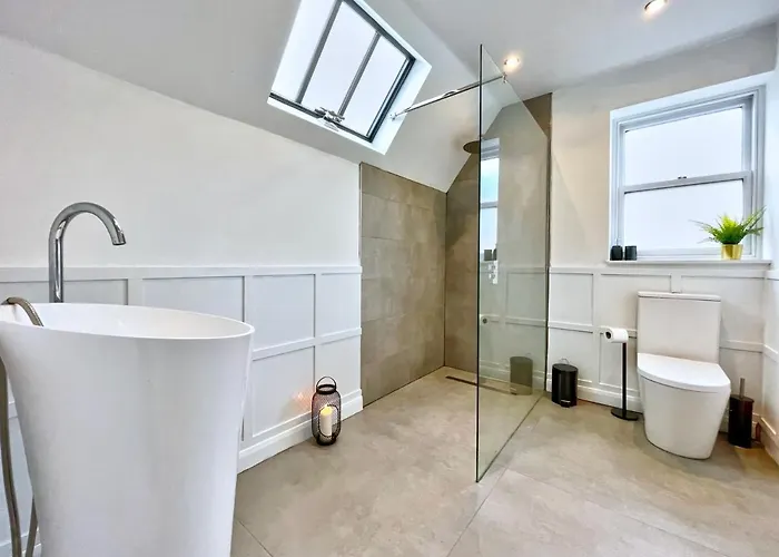 The Old Vicarage - Secure Parking, Fast Wifi, Garden