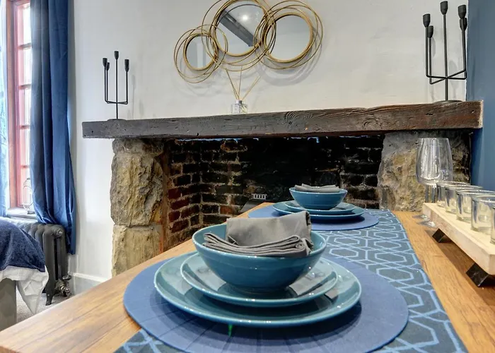 The Old Vicarage - Secure Parking, Fast Wifi, Garden Villa Leeds (West Yorkshire)