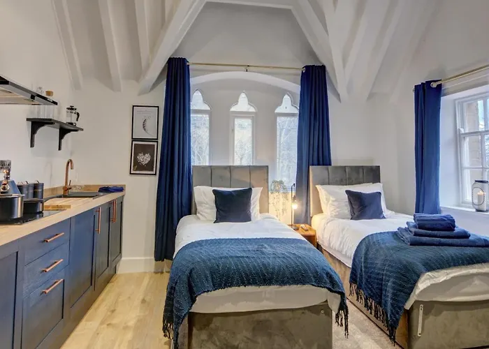 Villa The Old Vicarage - Secure Parking, Fast Wifi, Garden