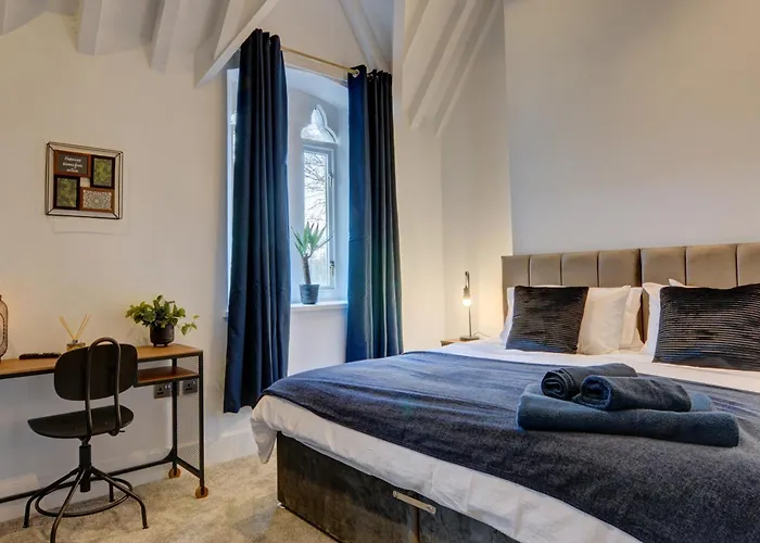 The Old Vicarage - Secure Parking, Fast Wifi, Garden Leeds (West Yorkshire)