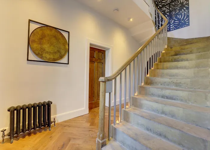 The Old Vicarage - Secure Parking, Fast Wifi, Garden *