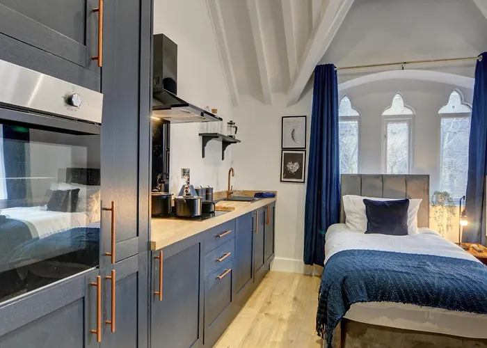 The Old Vicarage - Secure Parking, Fast Wifi, Garden Leeds (West Yorkshire)