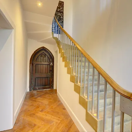 The Old Vicarage - Secure Parking, Fast Wifi, Garden