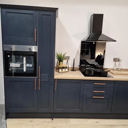 The Old Vicarage - Secure Parking, Fast Wifi, Garden *