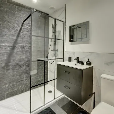 The Old Vicarage - Secure Parking, Fast Wifi, Garden * ليدز