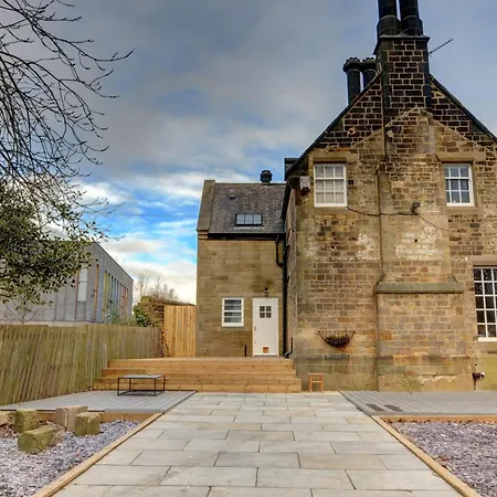 The Old Vicarage - Secure Parking, Fast Wifi, Garden *