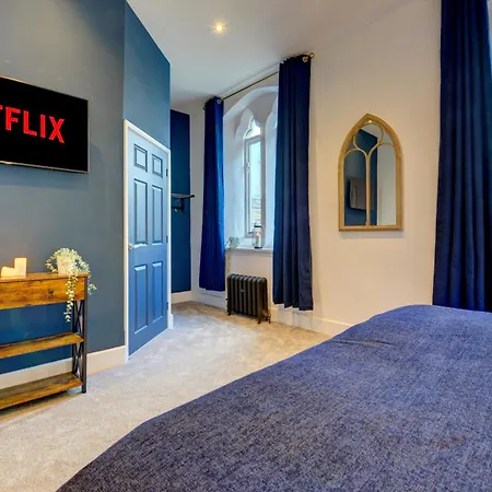 The Old Vicarage - Secure Parking, Fast Wifi, Garden * ليدز