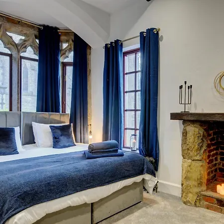 The Old Vicarage - Secure Parking, Fast Wifi, Garden