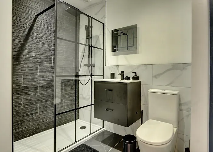 The Old Vicarage - Secure Parking, Fast Wifi, Garden * リーズ