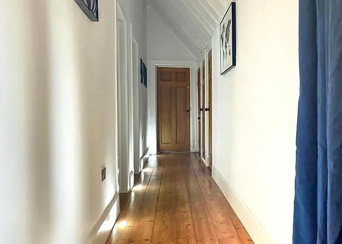 The Old Vicarage - Secure Parking, Fast Wifi, Garden ヴィラ