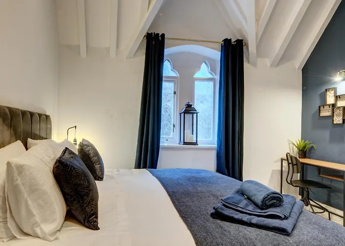 The Old Vicarage - Secure Parking, Fast Wifi, Garden ヴィラ リーズ