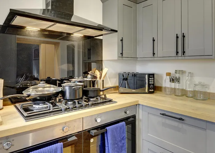 The Old Vicarage - Secure Parking, Fast Wifi, Garden *