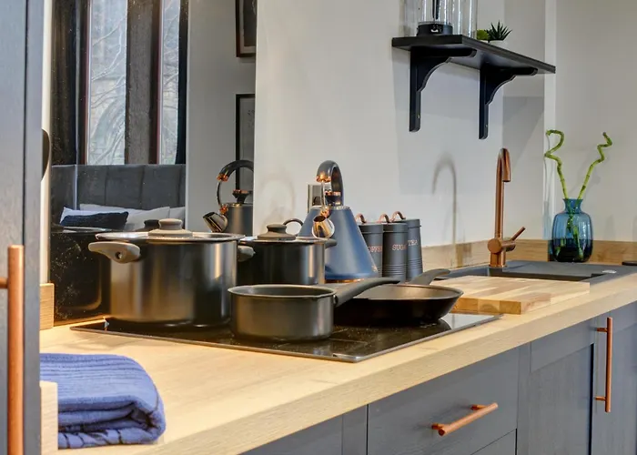 The Old Vicarage - Secure Parking, Fast Wifi, Garden ヴィラ リーズ