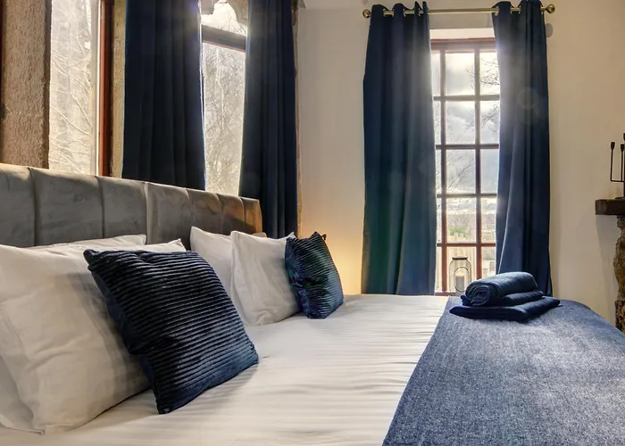 The Old Vicarage - Secure Parking, Fast Wifi, Garden *