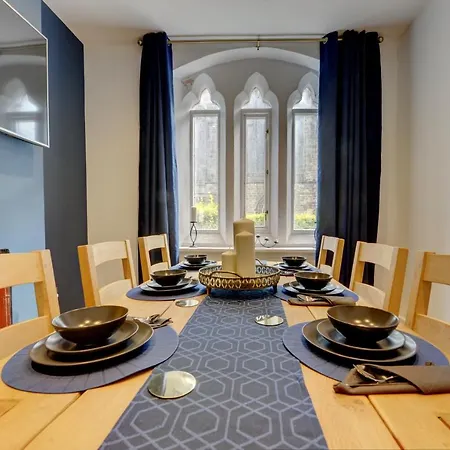 Villa The Old Vicarage - Secure Parking, Fast Wifi, Garden Leeds (West Yorkshire)