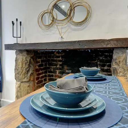 The Old Vicarage - Secure Parking, Fast Wifi, Garden ヴィラ リーズ