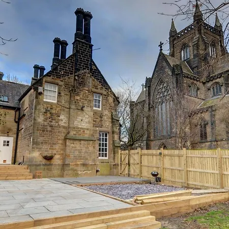 Villa The Old Vicarage - Secure Parking, Fast Wifi, Garden Leeds (West Yorkshire)