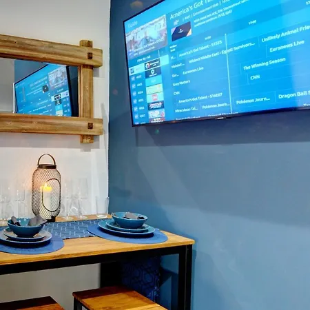 Villa The Old Vicarage - Secure Parking, Fast Wifi, Garden *