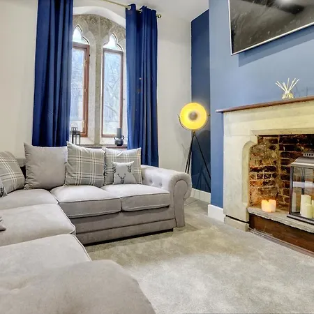 Villa The Old Vicarage - Secure Parking, Fast Wifi, Garden