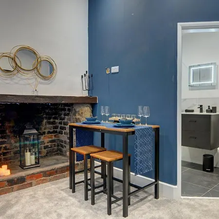 The Old Vicarage - Secure Parking, Fast Wifi, Garden