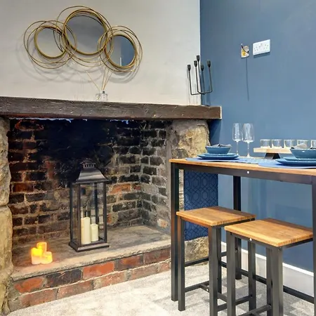 The Old Vicarage - Secure Parking, Fast Wifi, Garden Villa Leeds (West Yorkshire)