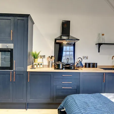 The Old Vicarage - Secure Parking, Fast Wifi, Garden