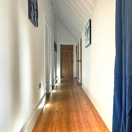 The Old Vicarage - Secure Parking, Fast Wifi, Garden Villa