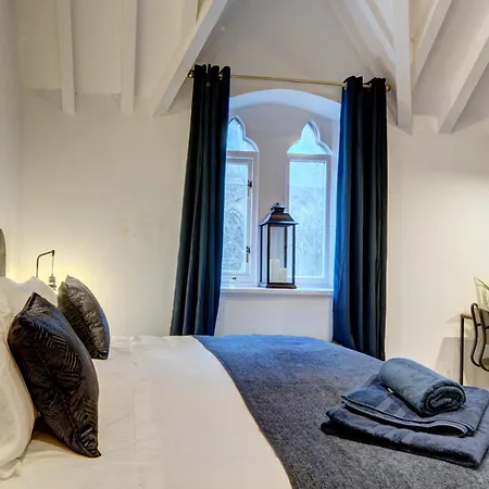 The Old Vicarage - Secure Parking, Fast Wifi, Garden Villa Leeds (West Yorkshire)