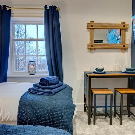 The Old Vicarage - Secure Parking, Fast Wifi, Garden