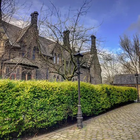 The Old Vicarage - Secure Parking, Fast Wifi, Garden