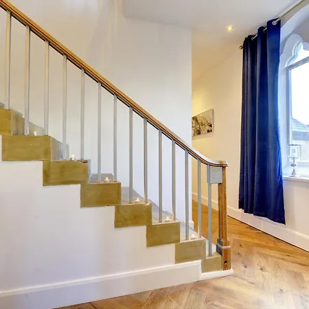 The Old Vicarage - Secure Parking, Fast Wifi, Garden