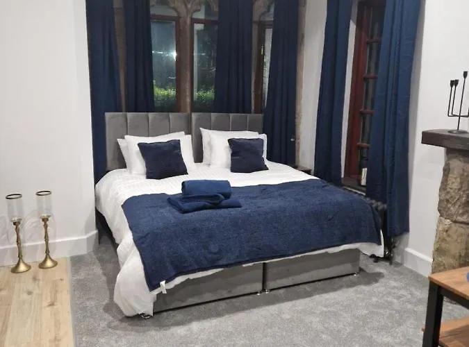 The Old Vicarage - Secure Parking, Fast Wifi, Garden *