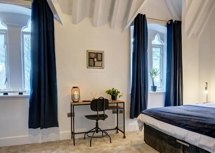 빌라 The Old Vicarage - Secure Parking, Fast Wifi, Garden 리즈