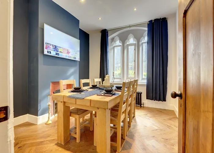 The Old Vicarage - Secure Parking, Fast Wifi, Garden *