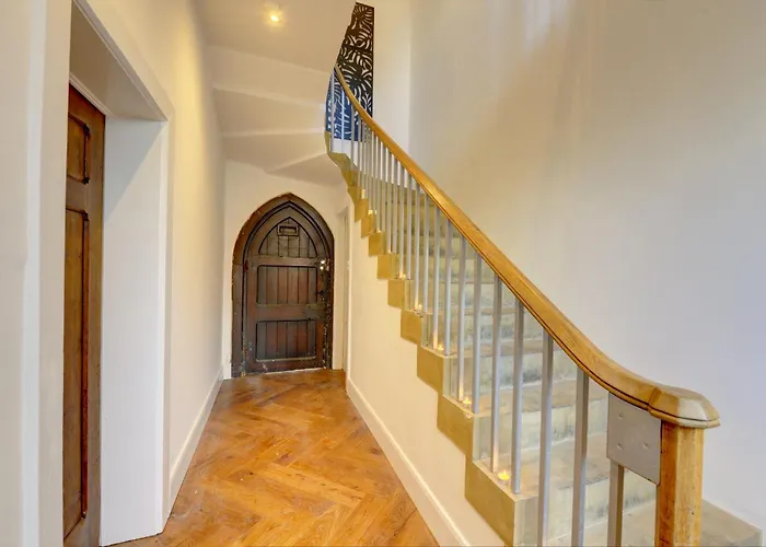 The Old Vicarage - Secure Parking, Fast Wifi, Garden