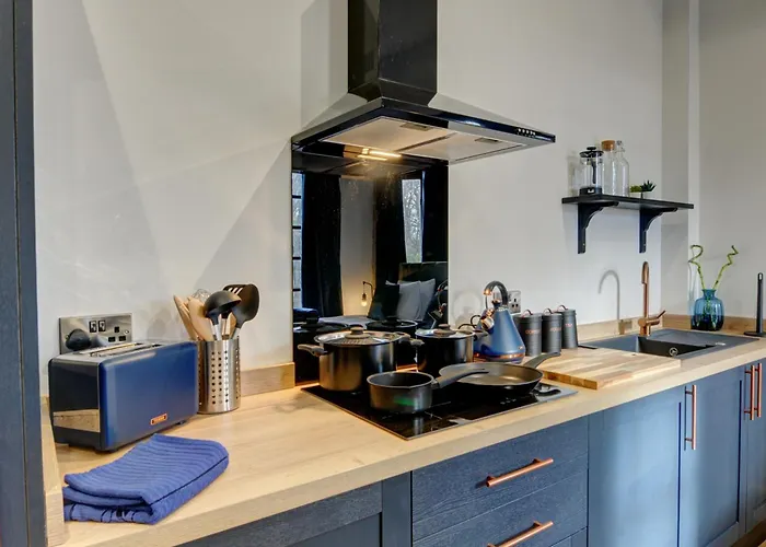 The Old Vicarage - Secure Parking, Fast Wifi, Garden