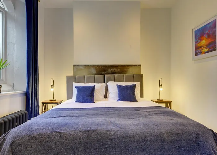 The Old Vicarage - Secure Parking, Fast Wifi, Garden *