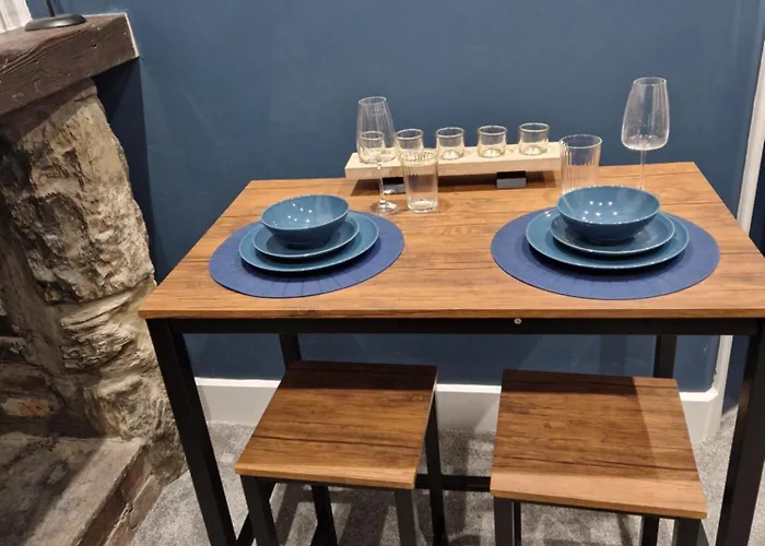 The Old Vicarage - Secure Parking, Fast Wifi, Garden 빌라