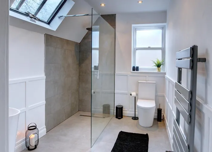 The Old Vicarage - Secure Parking, Fast Wifi, Garden *